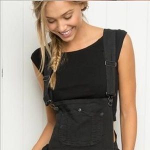 BRANDY MELVILLE BLACK DENIM SHORTS OVERALLS